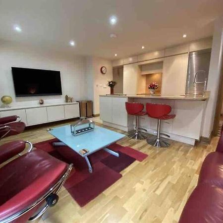 Lovely 2 Double Bedroom Flat With Patio Mánchester Exterior foto